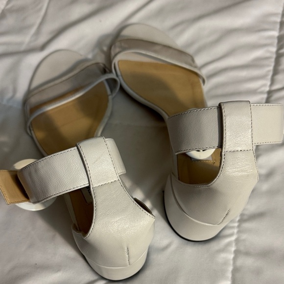 Jimmy Choo Jaimie 40 White Leather and PVC Block Heel Sandals Sz 39.5/ 9 - Picture 5 of 8